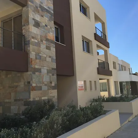 Niro アパート Polis