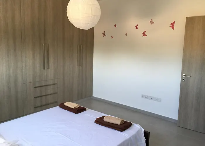 Niro アパート Polis